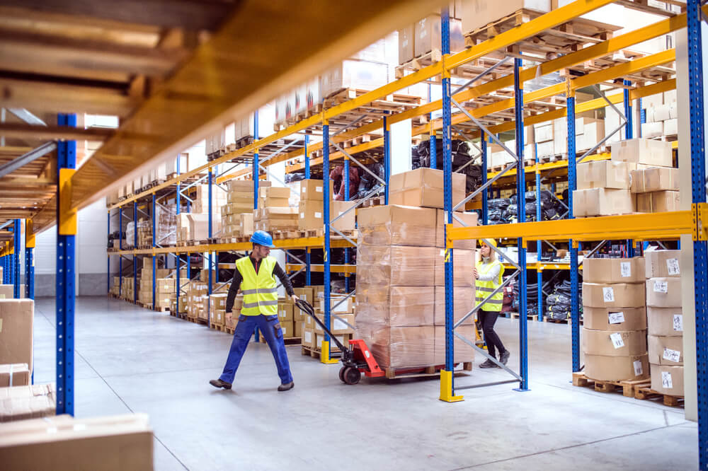Logistique : préparation de commandes et manutention en entrepôt